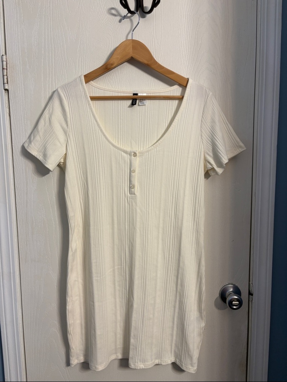 H&M Cream Ribbed Short Sleeve Scoop Neck Dress - Picture 1 of 6